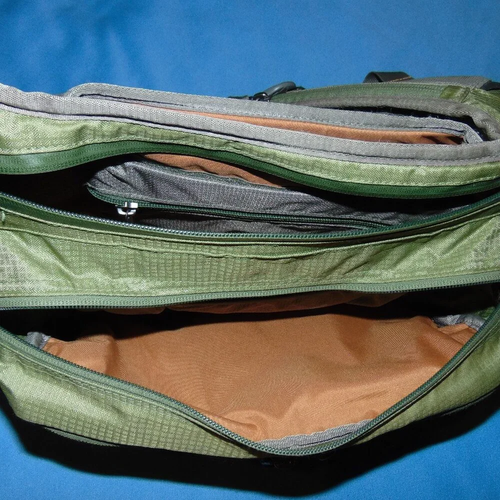 FISHPOND   SLING  PACK - Picture 6 of 6